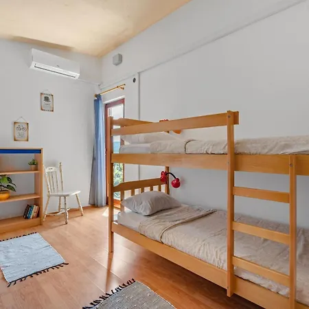 Villa Vultana With Heated Pool, 4 Bedrooms, 3.5 Bathrooms, 10 Persons Max Srinjine