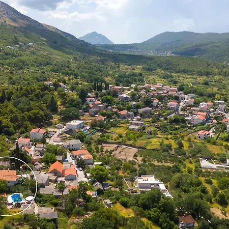 Vultana With Heated Pool, 4 Bedrooms, 3.5 Bathrooms, 10 Persons Max