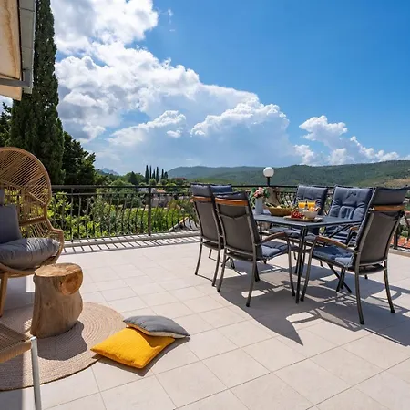 Villa Vultana With Heated Pool, 4 Bedrooms, 3.5 Bathrooms, 10 Persons Max *