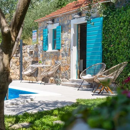 Vultana With Heated Pool, 4 Bedrooms, 3.5 Bathrooms, 10 Persons Max * Srinjine