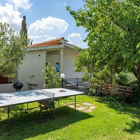 Villa Vultana With Heated Pool, 4 Bedrooms, 3.5 Bathrooms, 10 Persons Max
