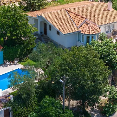 Vultana With Heated Pool, 4 Bedrooms, 3.5 Bathrooms, 10 Persons Max Villa
