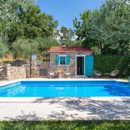 Vultana With Heated Pool, 4 Bedrooms, 3.5 Bathrooms, 10 Persons Max Villa Srinjine