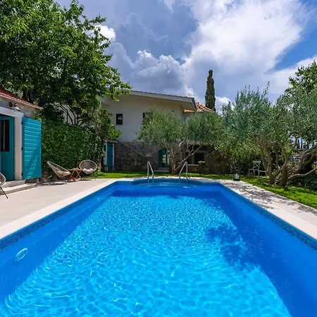 Vultana With Heated Pool, 4 Bedrooms, 3.5 Bathrooms, 10 Persons Max * Srinjine